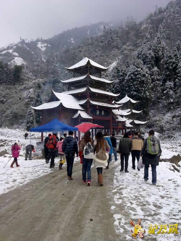 龙池雪地.jpg